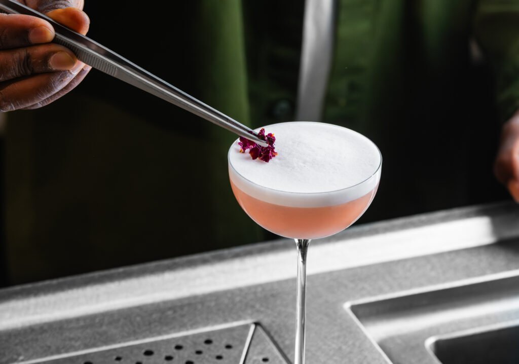 Contrast Lyon - Expérience nocturne - Cocktail signature présentation soignée