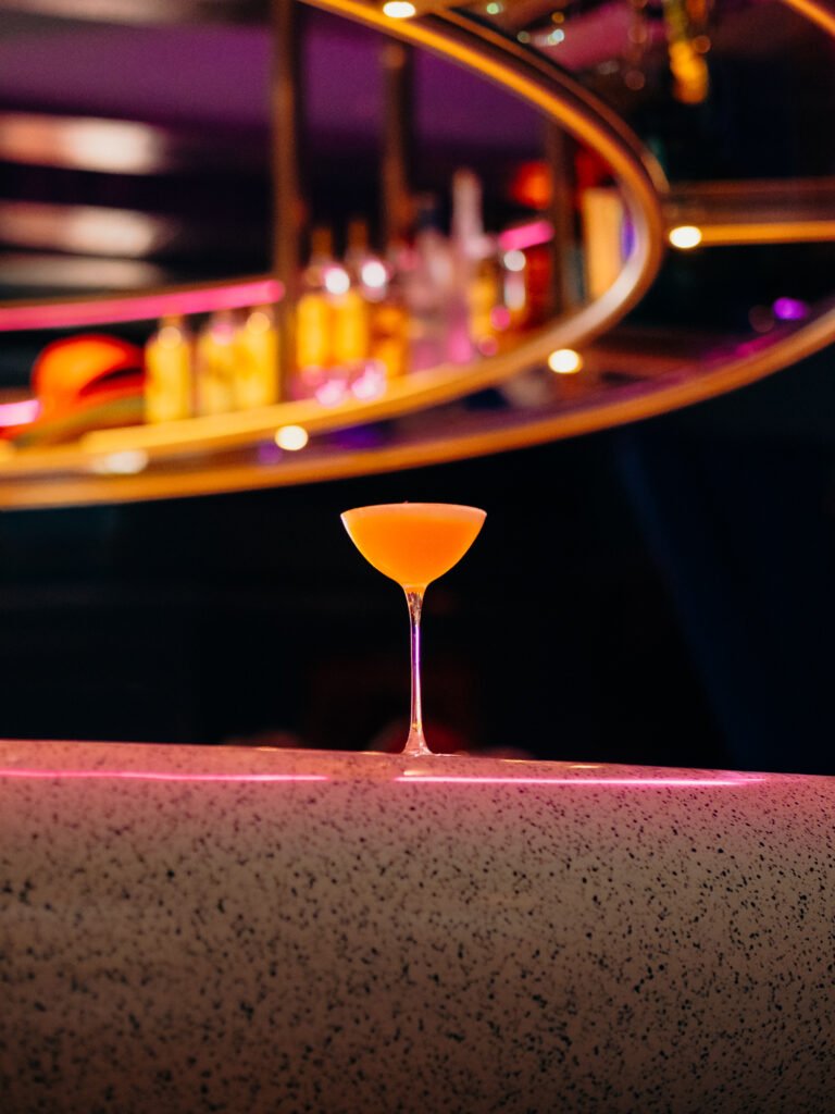 Super lyan bar amsterdam atrium