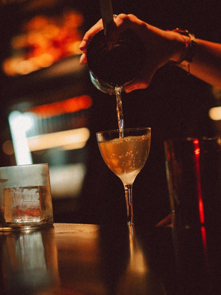 Lytheo 50best cocktail drink kong serving